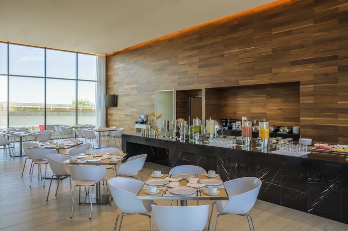 Imagen del bar/restaurante del Hotel Fiesta Inn Aguascalientes Patio. Foto 2