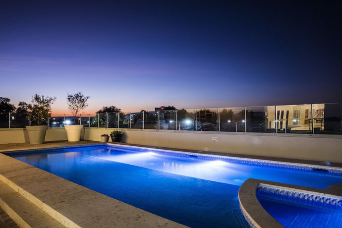 Imagen de la piscina del Hotel Fiesta Inn Celaya Galerías. Foto 18