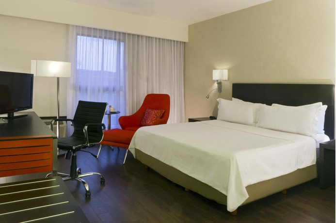 Imagen de la habitación del Hotel Fiesta Inn Centro Historico. Foto 14