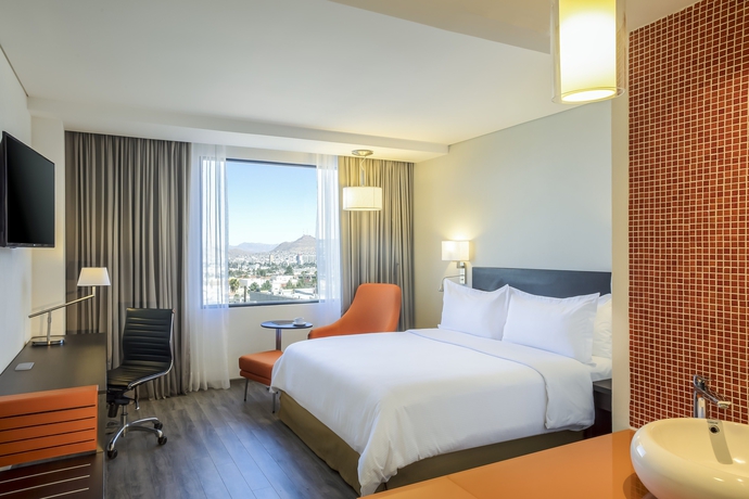 Imagen de la habitación del Hotel Fiesta Inn Chihuahua Fashion Mall. Foto 4