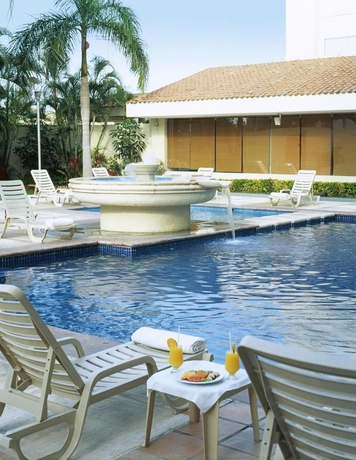 Imagen de la piscina del Hotel Fiesta Inn Ciudad Del Carmen. Foto 15