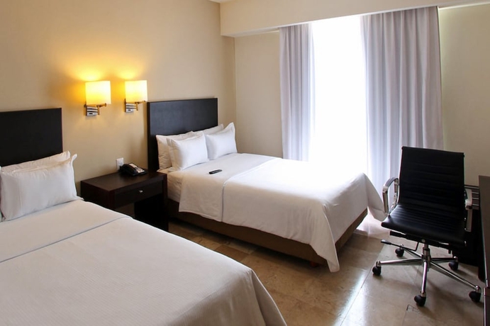 Imagen de la habitación del Hotel Fiesta Inn Coatzacoalcos. Foto 10