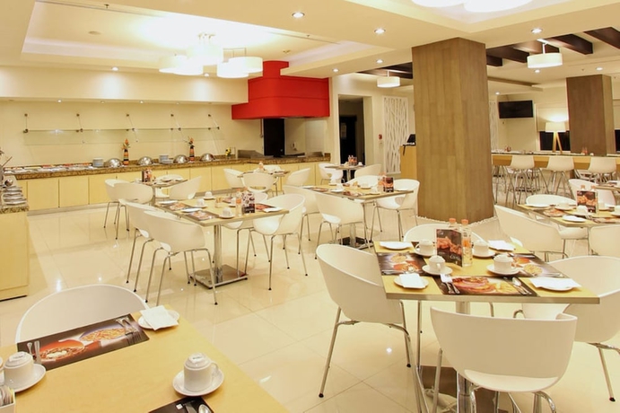 Imagen del bar/restaurante del Hotel Fiesta Inn Coatzacoalcos. Foto 4