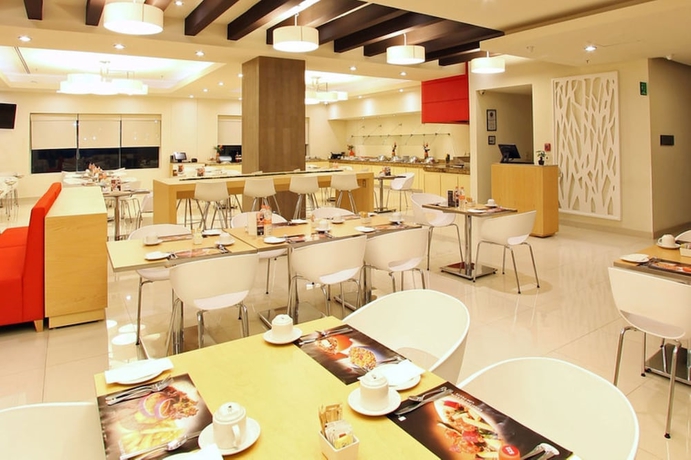 Imagen del bar/restaurante del Hotel Fiesta Inn Coatzacoalcos. Foto 5
