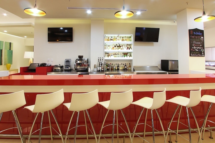 Imagen del bar/restaurante del Hotel Fiesta Inn Coatzacoalcos. Foto 7