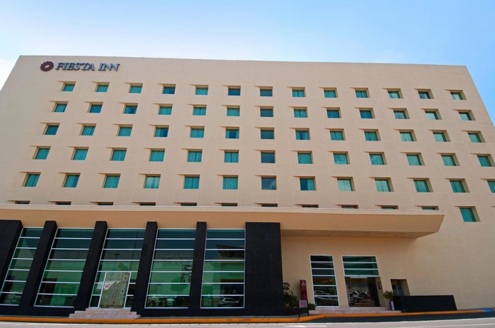 Imagen de los exteriores del Hotel Fiesta Inn Ecatepec. Foto 16