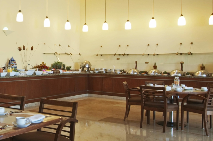 Imagen del bar/restaurante del Hotel Fiesta Inn Ecatepec. Foto 4