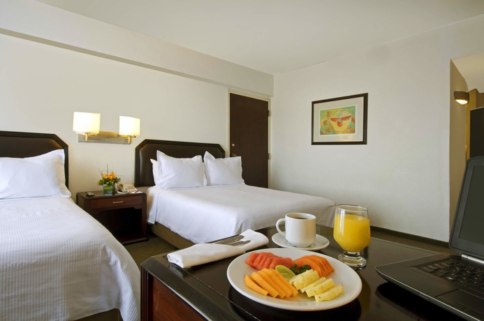 Imagen de la habitación del Hotel Fiesta Inn Express Chihuahua. Foto 8