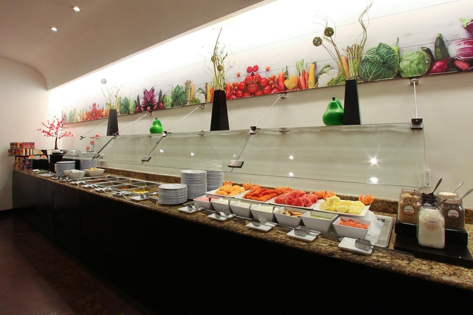 Imagen del bar/restaurante del Hotel Fiesta Inn Express Durango. Foto 9