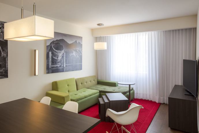 Imagen de la habitación del Hotel Fiesta Inn Express Monterrey Centro. Foto 2