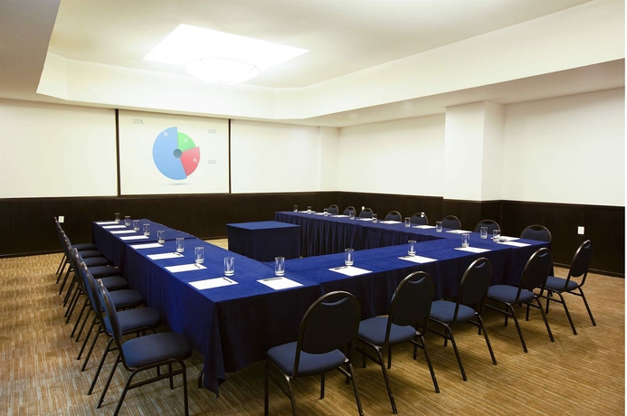 Imagen de los interiores del Hotel Fiesta Inn Express Naucalpan. Foto 12