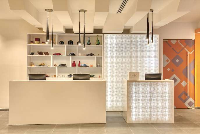 Imagen de los interiores del Hotel Fiesta Inn Express Puebla Explanada. Foto 20