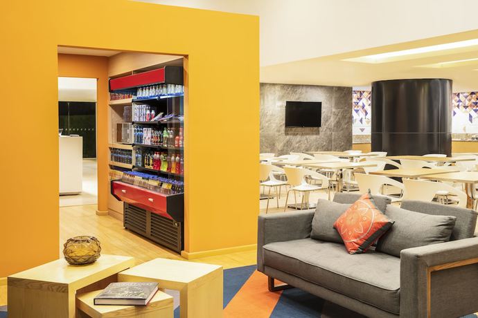 Imagen de los interiores del Hotel Fiesta Inn Express Queretaro Constituyentes. Foto 10