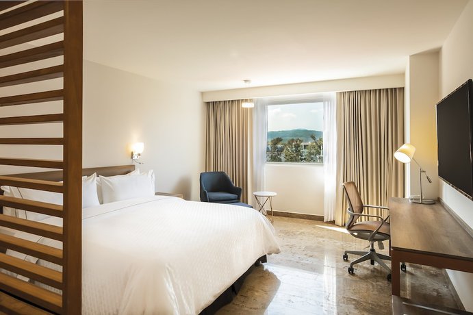 Imagen de la habitación del Hotel Fiesta Inn Guadalajara Periférico Poniente. Foto 3