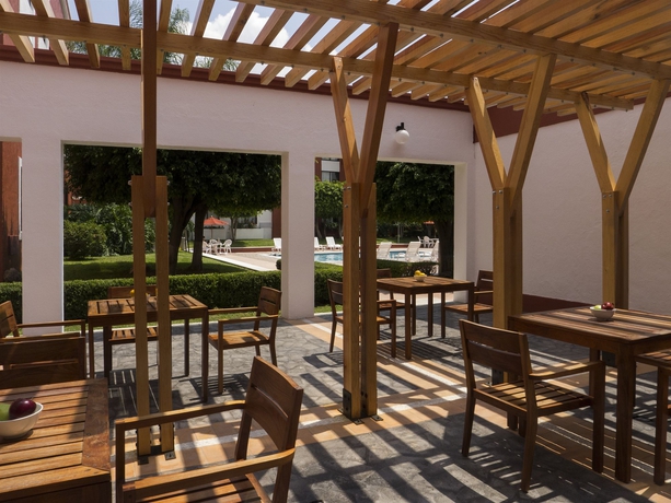 Imagen del bar/restaurante del Hotel Fiesta Inn Leon. Foto 3