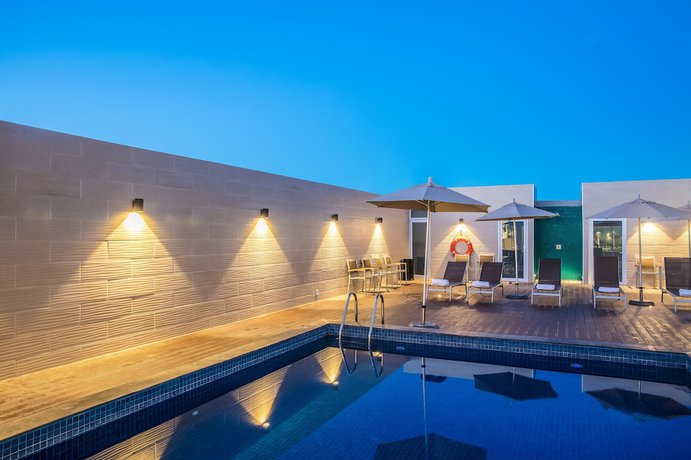 Imagen de la piscina del Hotel Fiesta Inn Los Mochis. Foto 19