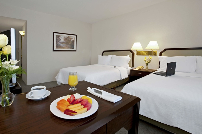 Imagen de la habitación del Hotel Fiesta Inn Monterrey La Fe. Foto 10