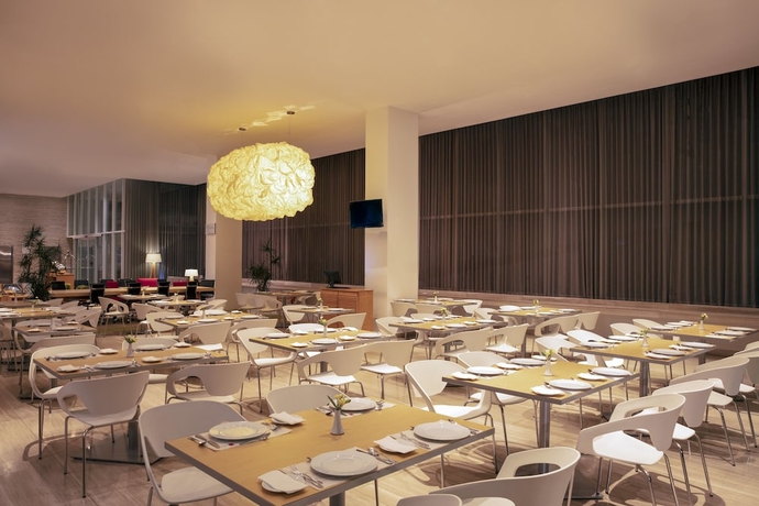 Imagen del bar/restaurante del Hotel Fiesta Inn Morelia Altozano. Foto 4