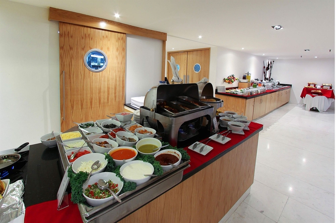 Imagen del bar/restaurante del Hotel Fiesta Inn Naucalpan. Foto 3