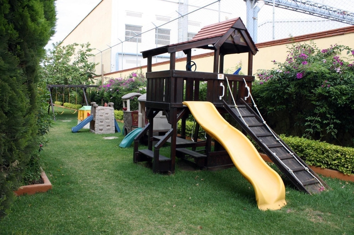 Imagen de los exteriores del Hotel Fiesta Inn Oaxaca. Foto 6