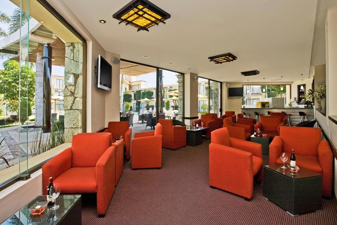 Imagen del bar/restaurante del Hotel Fiesta Inn Oaxaca. Foto 2