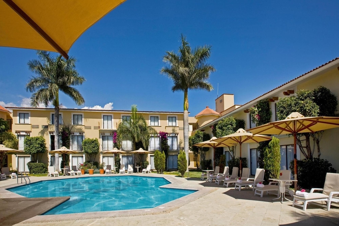 Imagen de la piscina del Hotel Fiesta Inn Oaxaca. Foto 16