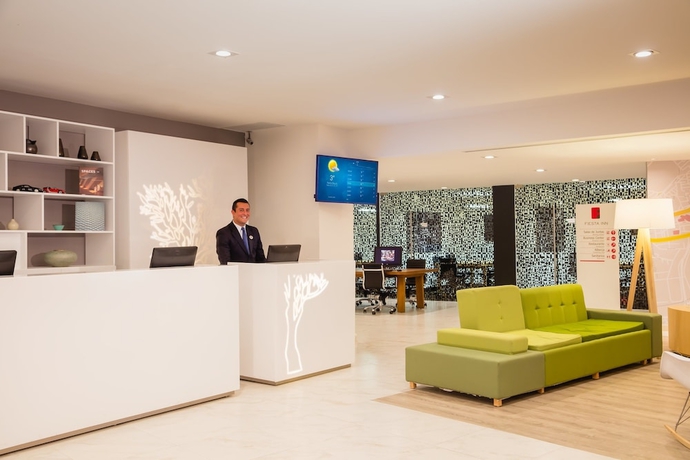 Imagen de los interiores del Hotel Fiesta Inn Perinorte. Foto 18