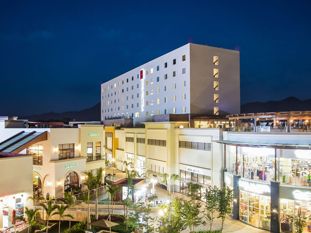 Imagen de los exteriores del Hotel Fiesta Inn Puerto Vallarta Isla. Foto 15