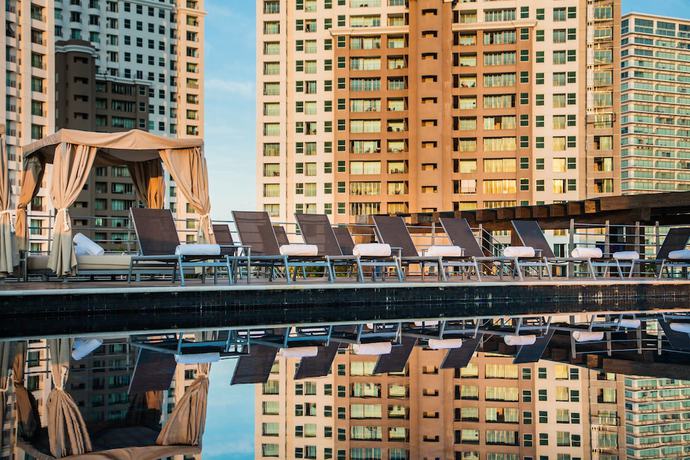 Imagen de la piscina del Hotel Fiesta Inn Puerto Vallarta Isla. Foto 20