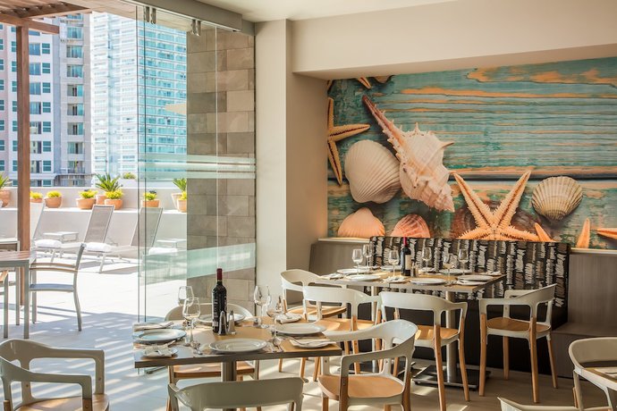 Imagen del bar/restaurante del Hotel Fiesta Inn Puerto Vallarta Isla. Foto 7