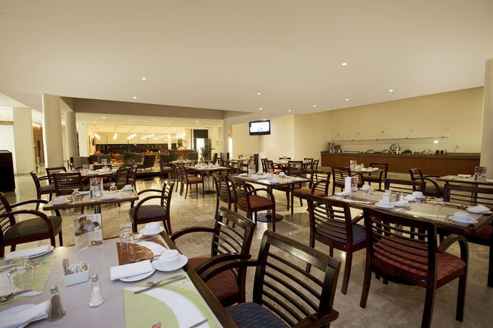 Imagen del bar/restaurante del Hotel Fiesta Inn Reynosa. Foto 4