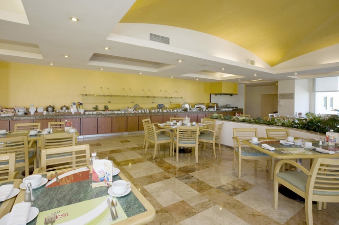 Imagen del bar/restaurante del Hotel Fiesta Inn San Luis Potosi Oriente. Foto 4