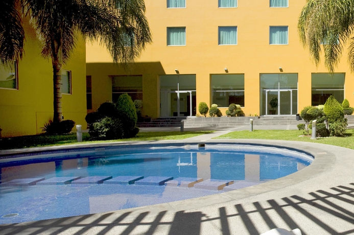Imagen de la piscina del Hotel Fiesta Inn San Luis Potosi Oriente. Foto 15