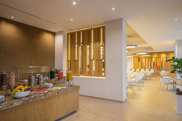 Imagen del bar/restaurante del Hotel Fiesta Inn Silao Puerto Interior. Foto 17