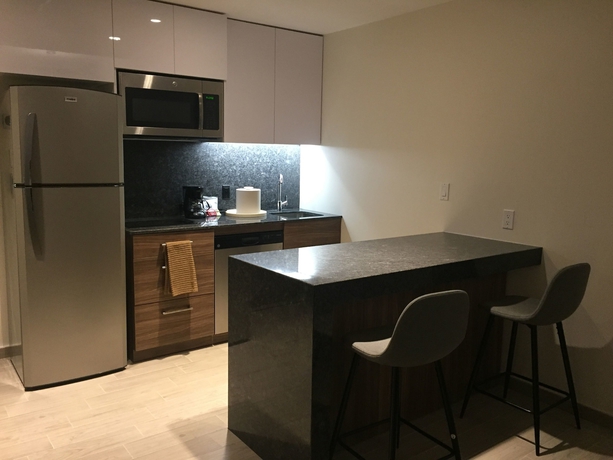 Imagen de la habitación del Hotel Fiesta Inn Suites Aeropuerto Del Bajío. Foto 4