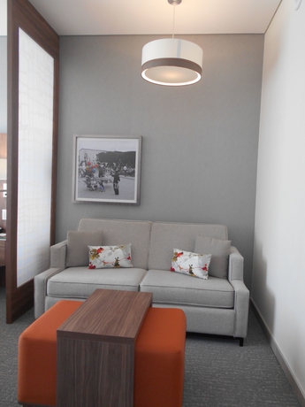 Imagen de los interiores del Hotel Fiesta Inn Suites Aeropuerto Del Bajío. Foto 15