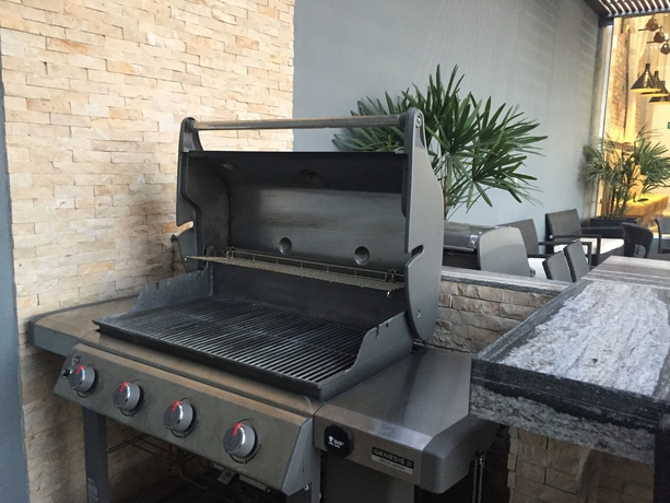 Imagen de los exteriores del Hotel Fiesta Inn Suites Aeropuerto Del Bajío. Foto 13