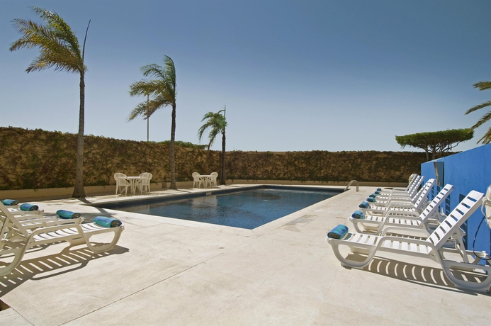 Imagen de la piscina del Hotel Fiesta Inn Tijuana Otay. Foto 16