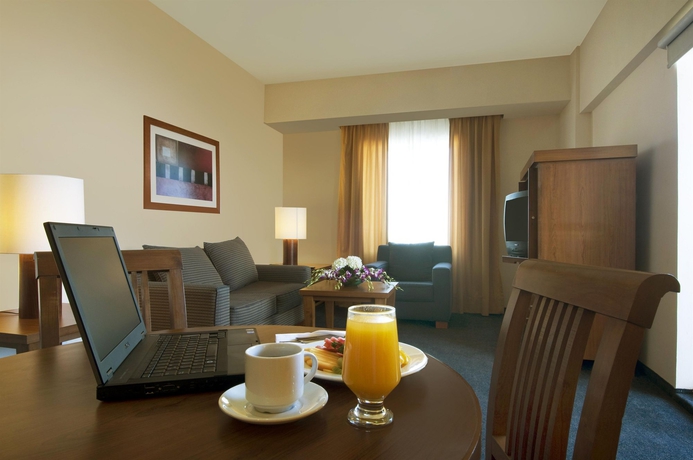 Imagen de los interiores del Hotel Fiesta Inn Tijuana Otay. Foto 11