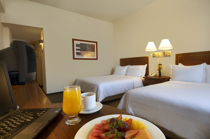 Imagen de la habitación del Hotel Fiesta Inn Tijuana Otay. Foto 5