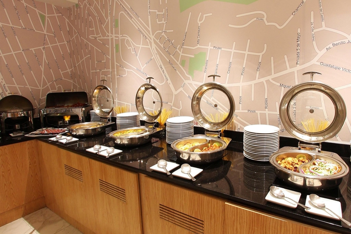 Imagen del bar/restaurante del Hotel Fiesta Inn Tlalnepantla. Foto 12