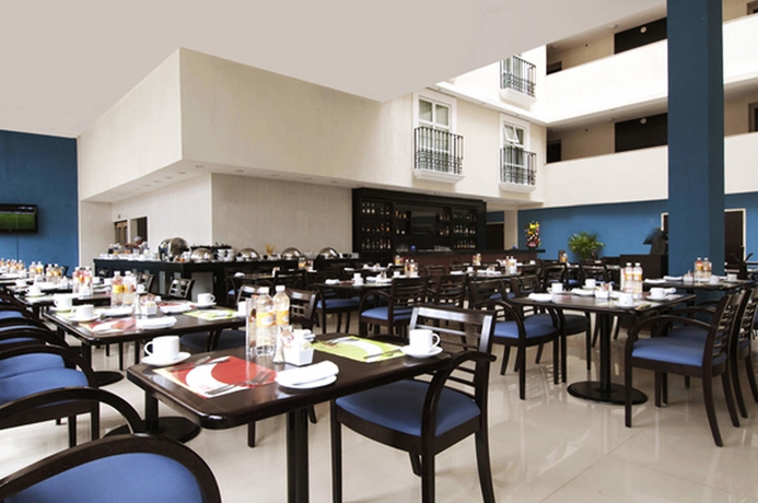 Imagen del bar/restaurante del Hotel Fiesta Inn Toluca Centro. Foto 2