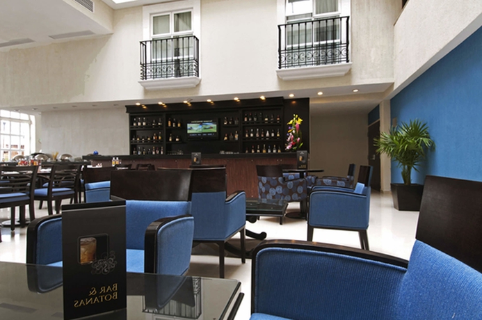 Imagen del bar/restaurante del Hotel Fiesta Inn Toluca Centro. Foto 3