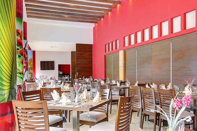 Imagen del bar/restaurante del Hotel Fiesta Inn Villahermosa Cencali. Foto 3