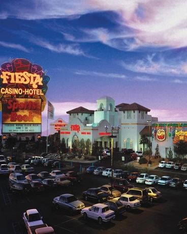 Imagen de los exteriores del Hotel Fiesta Rancho and Casino. Foto 14