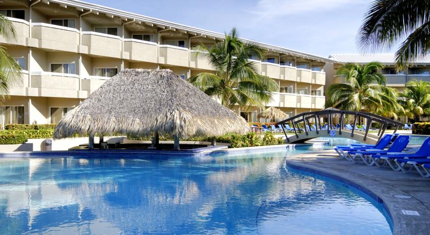 Imagen de la piscina del Hotel Fiesta Resort Central Pacific - All Inclusive. Foto 13