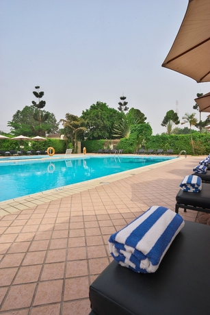 Imagen de la piscina del Hotel Fiesta Royale. Foto 19