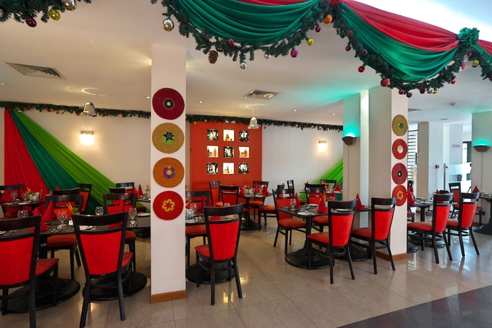 Imagen del bar/restaurante del Hotel Fiesta Royale. Foto 3