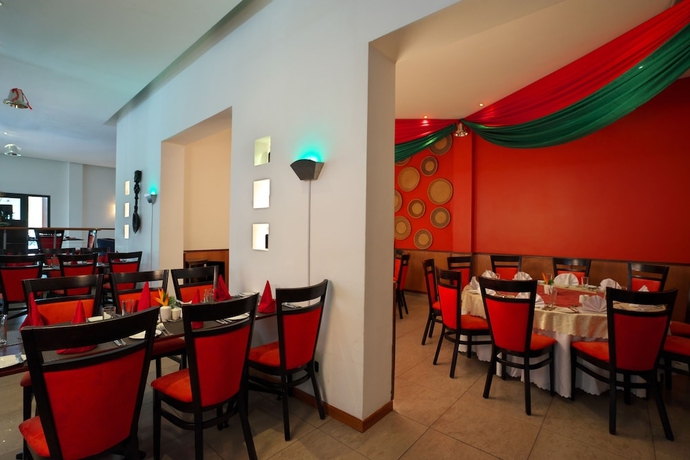 Imagen del bar/restaurante del Hotel Fiesta Royale. Foto 5
