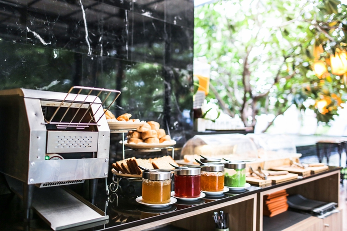 Imagen del bar/restaurante del Hotel Fifth Jomtien Pattaya. Foto 4